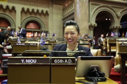 亞洲之子議員充分信任