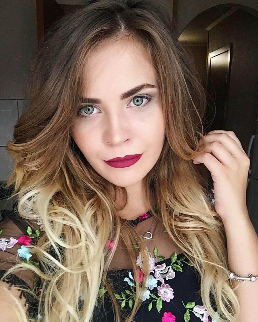 Live Girls Web Chat